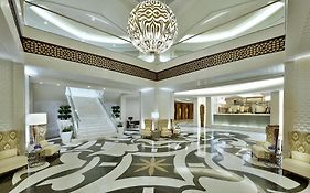كونراد مكة